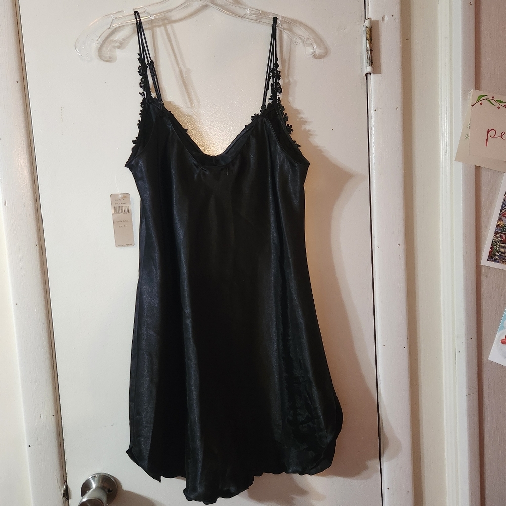 NWT Nine & Company V Neck Night Gown with Lace Trim adjustable straps